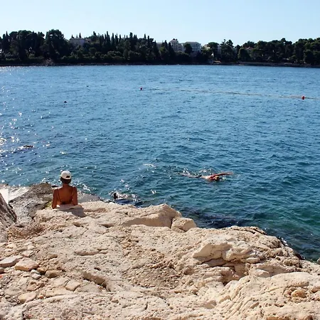 Apartment By The Sea - 7733 Rovinj